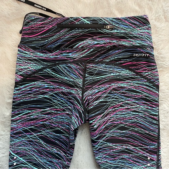 Nike Cropped Leggings Size XS - Picture 9 of 10